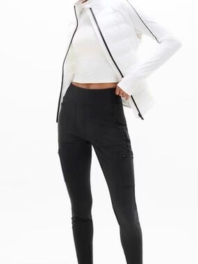 Athleta Black High-Rise Headlands Cargo Leggings - Size 0 - NWOT